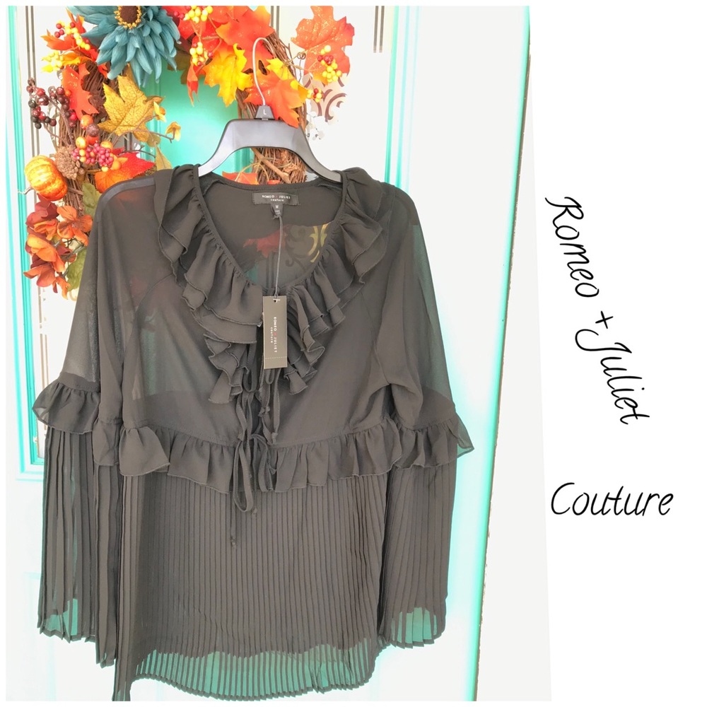 Romeo + Juliet Couture Blouse